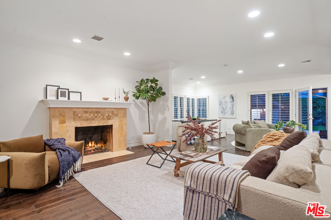 MLS #25600965 image #1