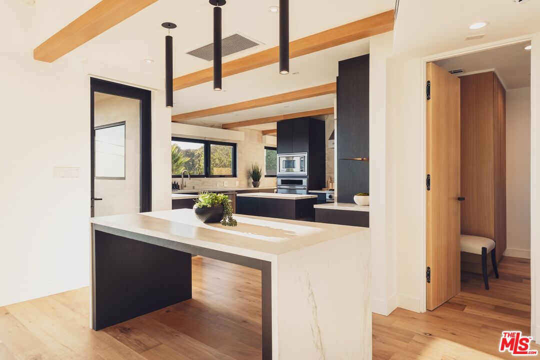 MLS #25601075 image #10