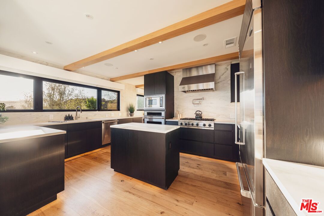 MLS #25601075 image #11