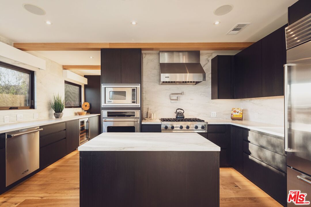 MLS #25601075 image #12