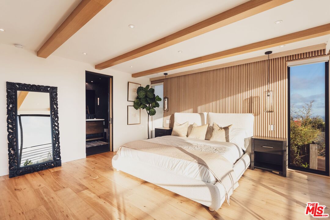 MLS #25601075 image #16