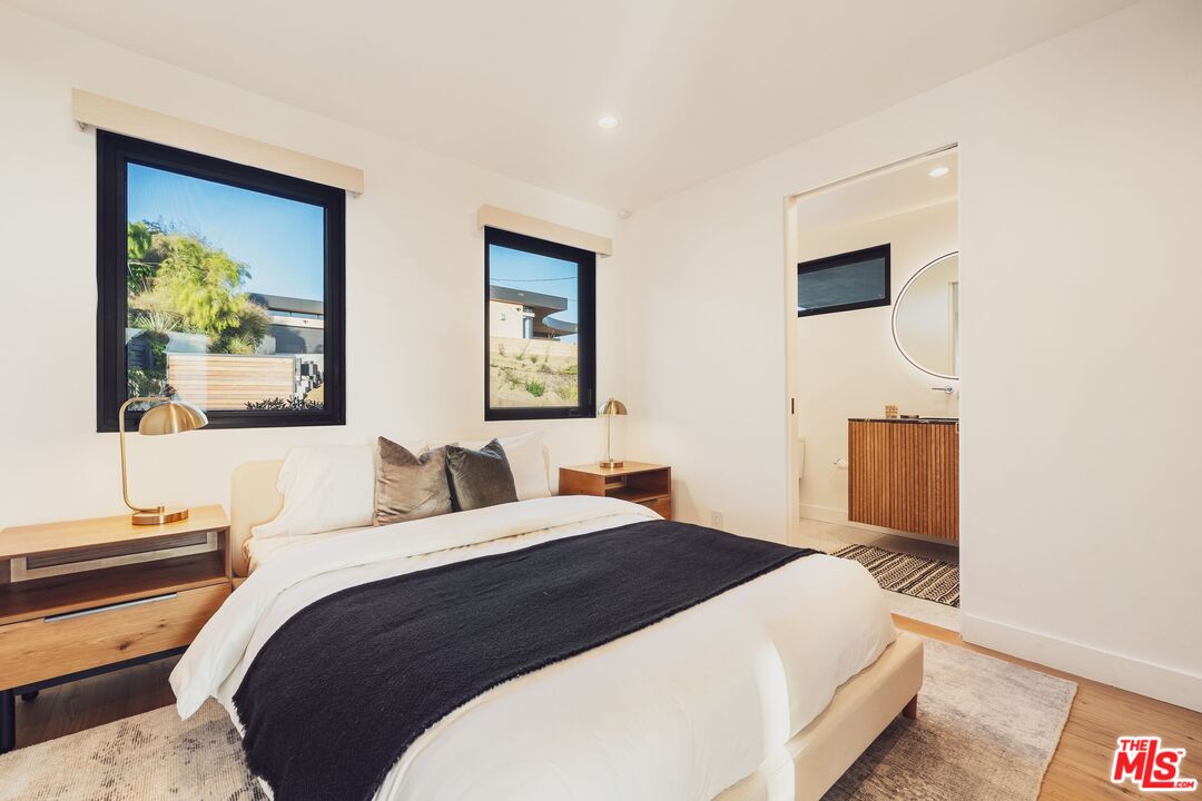 MLS #25601075 image #19