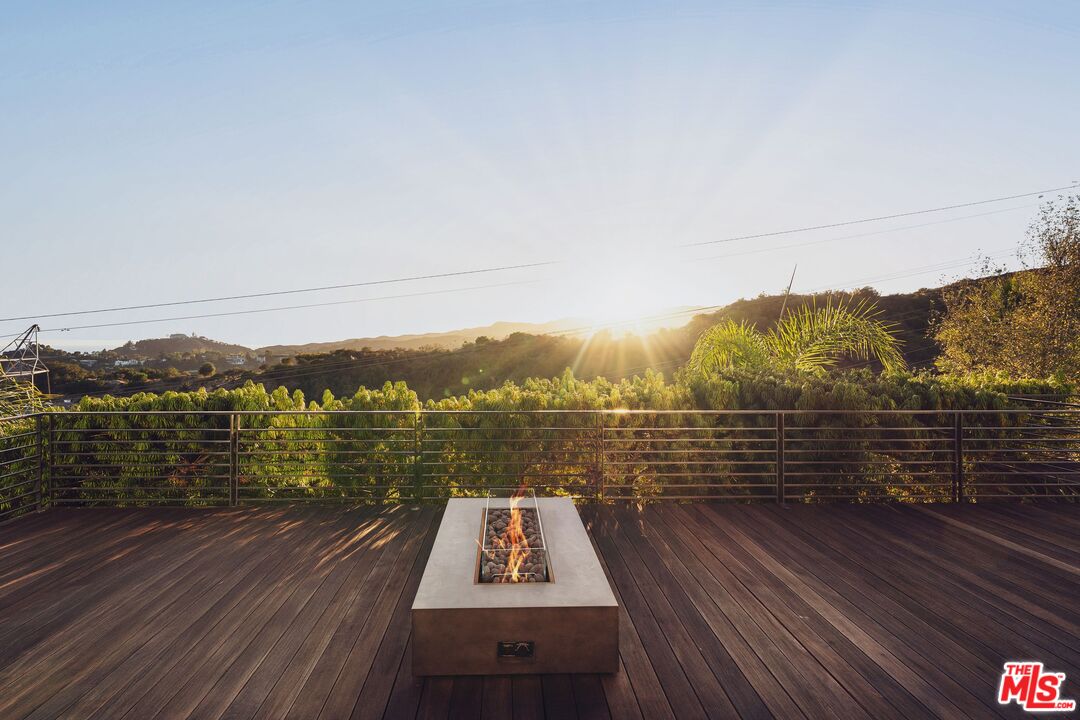 MLS #25601075 image #3