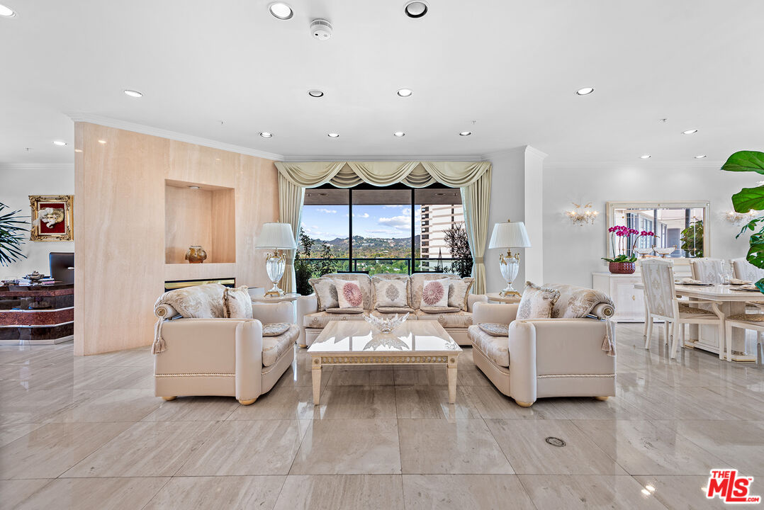 MLS #25601333 image #0