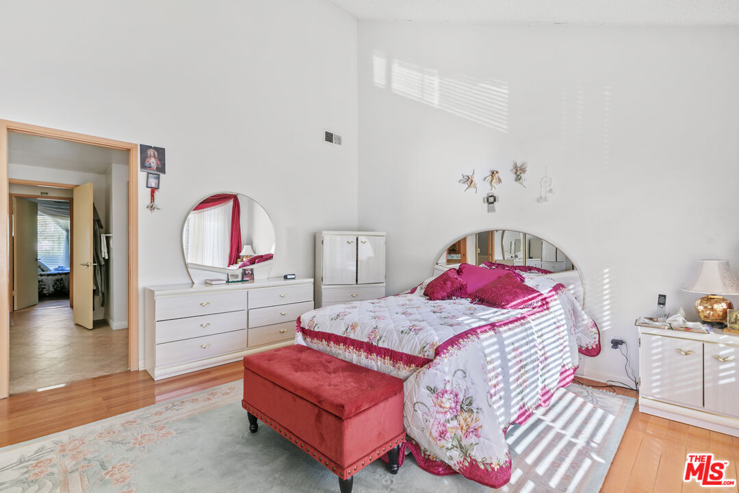 MLS #25601459 image #17