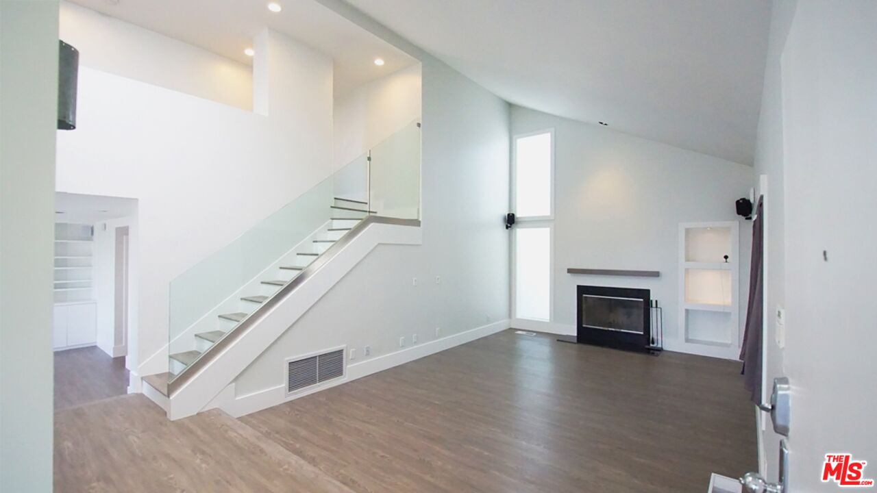 MLS #25601777 image #2