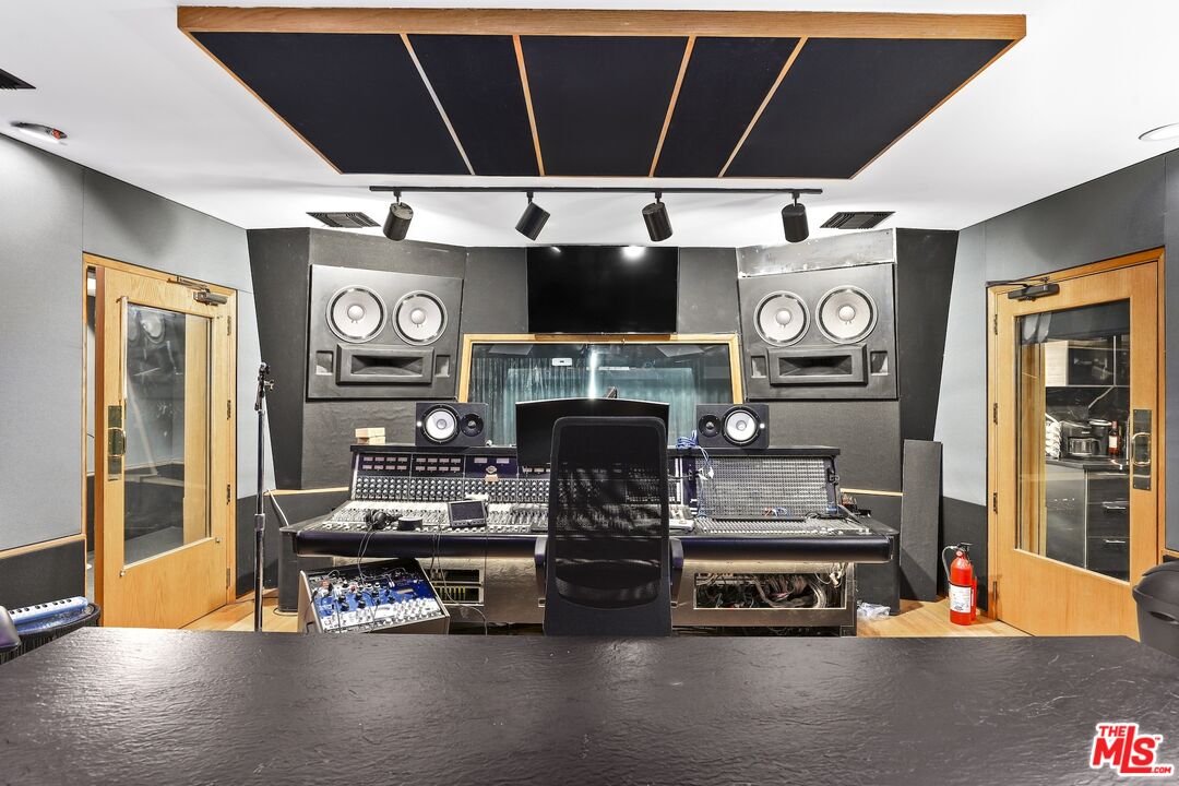 MLS #25601925 image #18