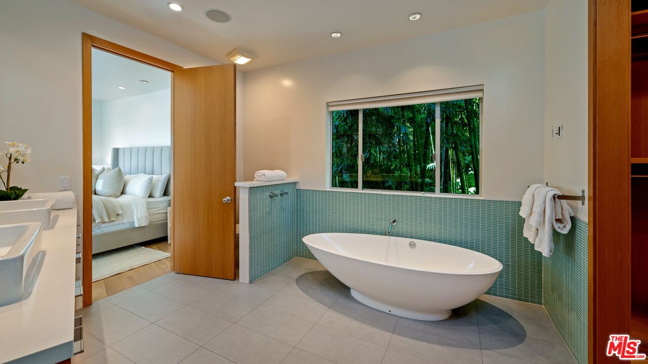 MLS #25602071 image #13