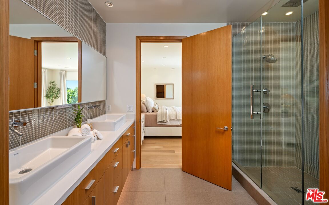 MLS #25602071 image #16