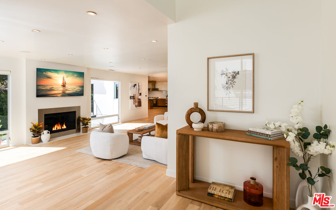 MLS #25602071 image #1