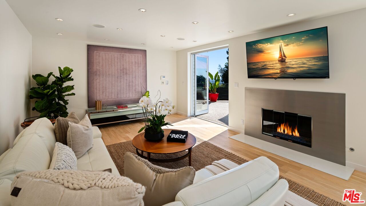 MLS #25602071 image #22