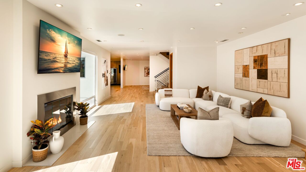 MLS #25602071 image #3