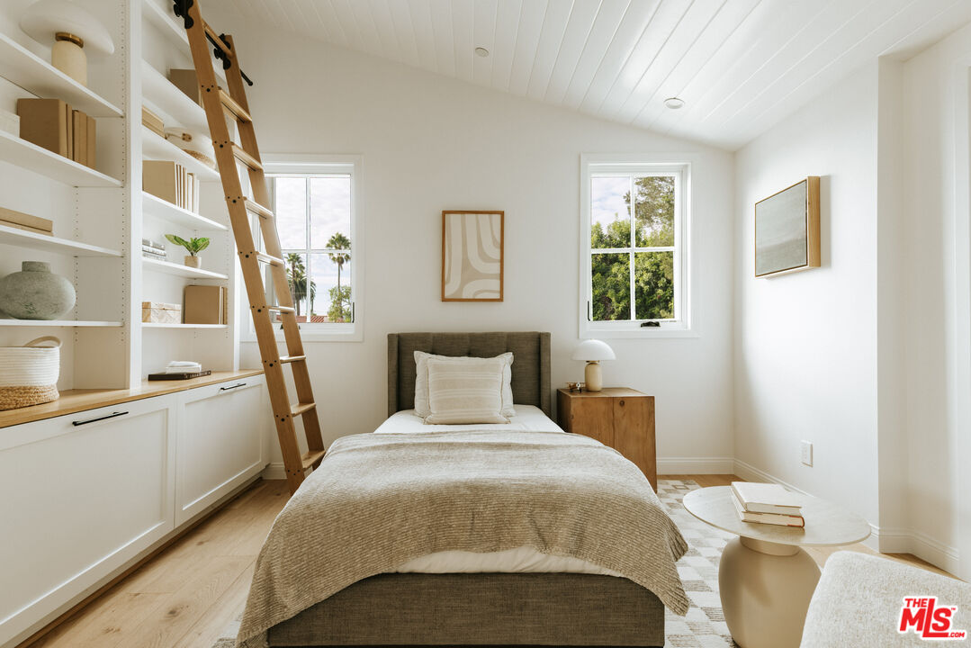 MLS #25602073 image #16