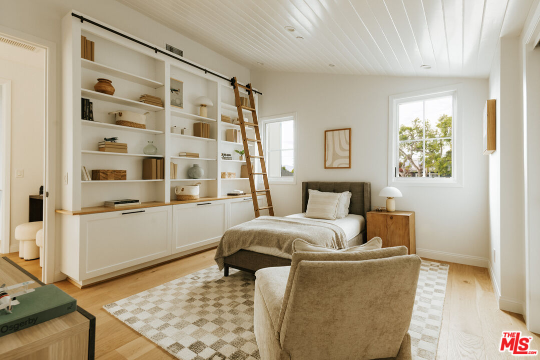 MLS #25602073 image #17