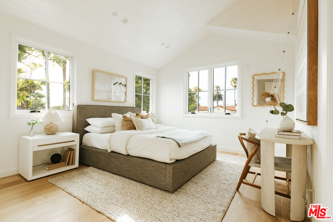 MLS #25602073 image #18