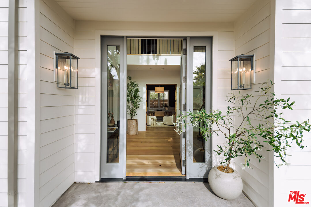 MLS #25602073 image #1