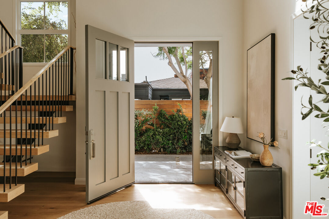 MLS #25602073 image #2