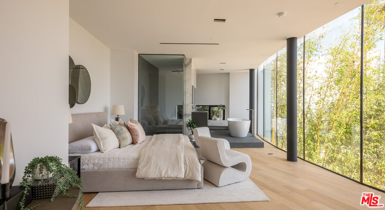 MLS #25602075 image #20