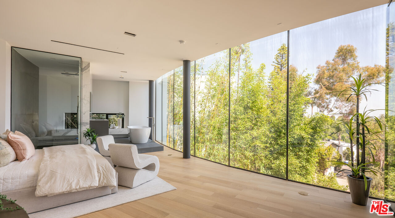 MLS #25602075 image #22