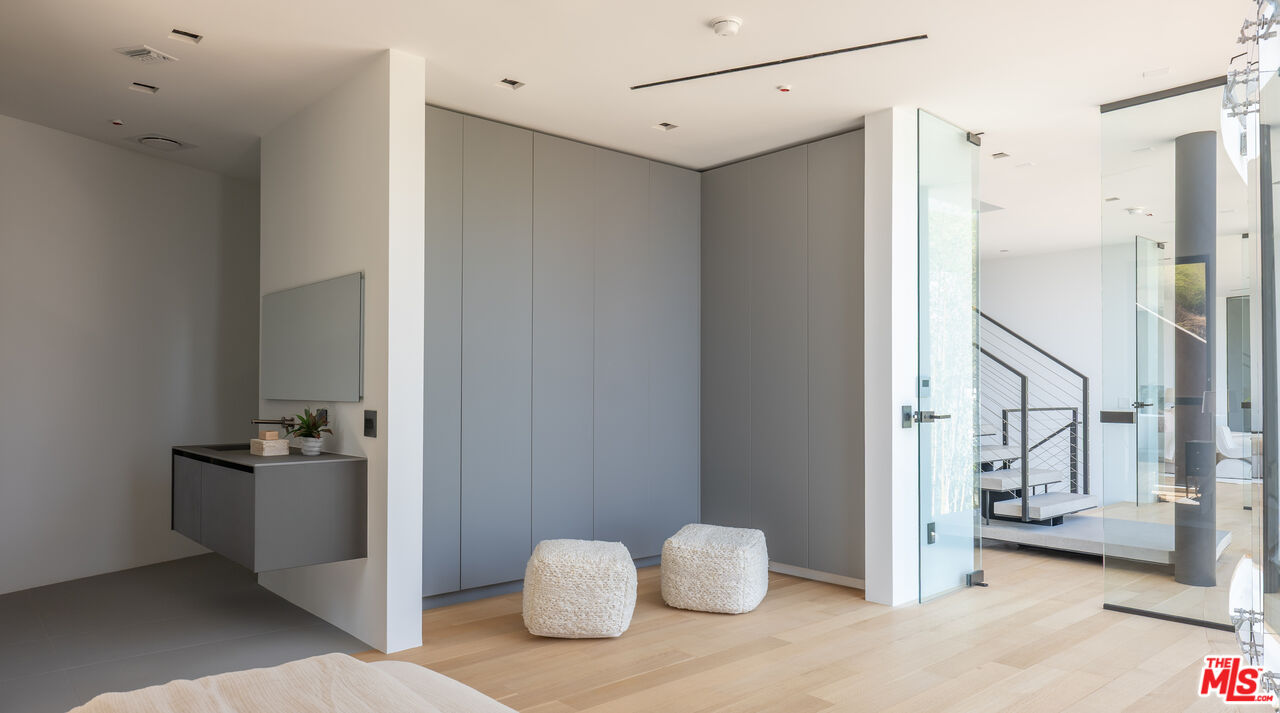 MLS #25602075 image #30