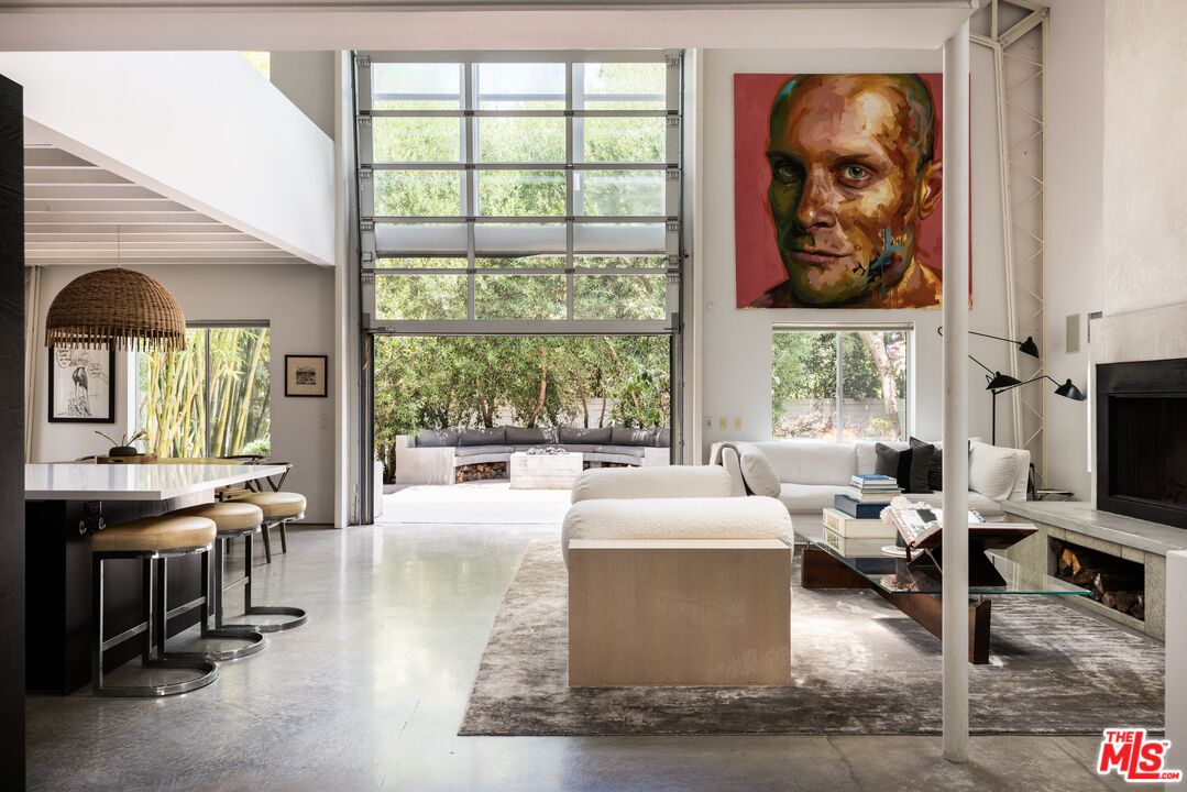 MLS #25602113 image #0