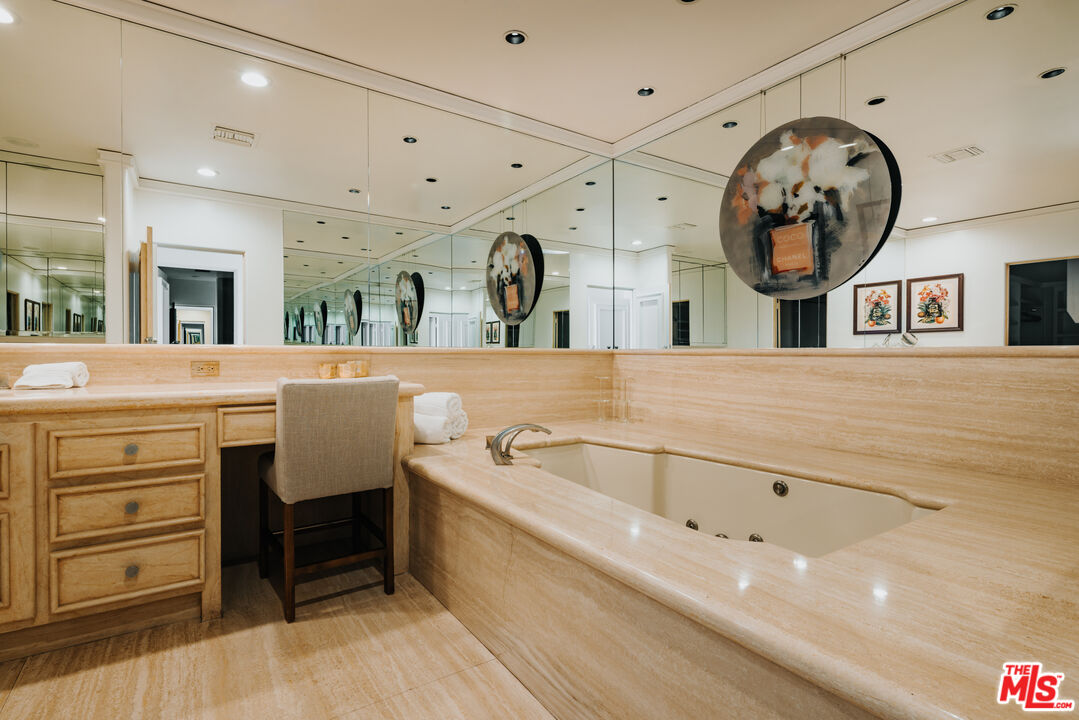 MLS #25602129 image #17