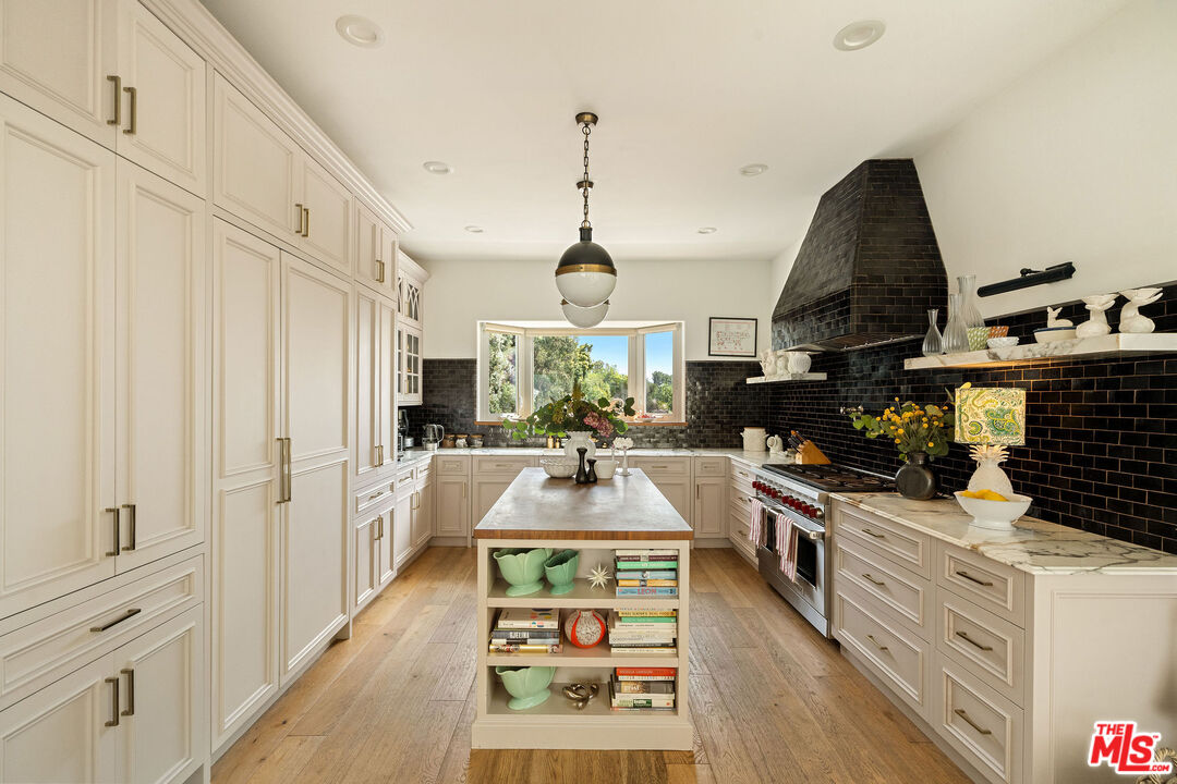 MLS #25602363 image #16