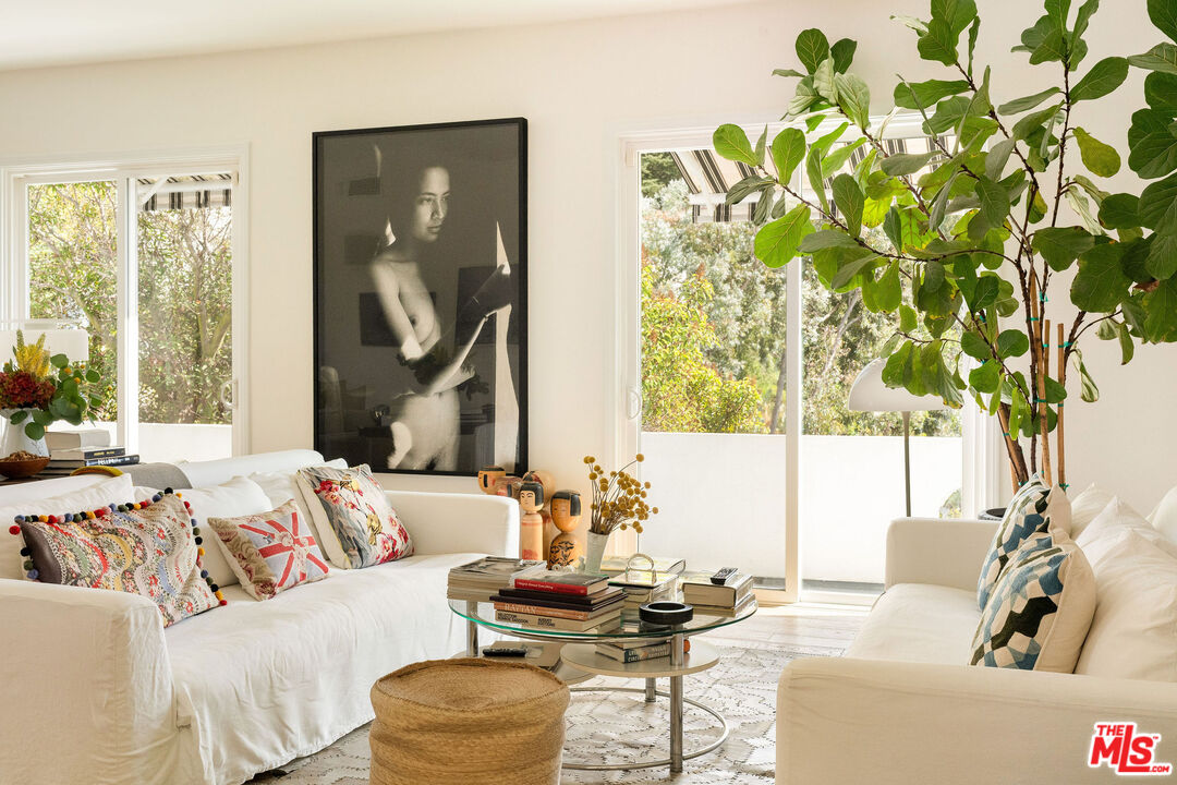 MLS #25602363 image #1