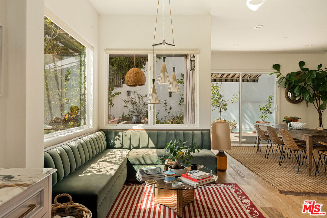 MLS #25602363 image #0