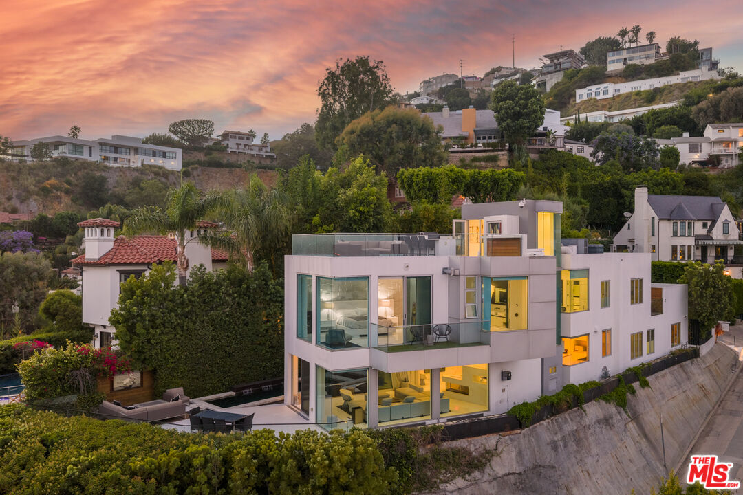 MLS #25602371 image #2