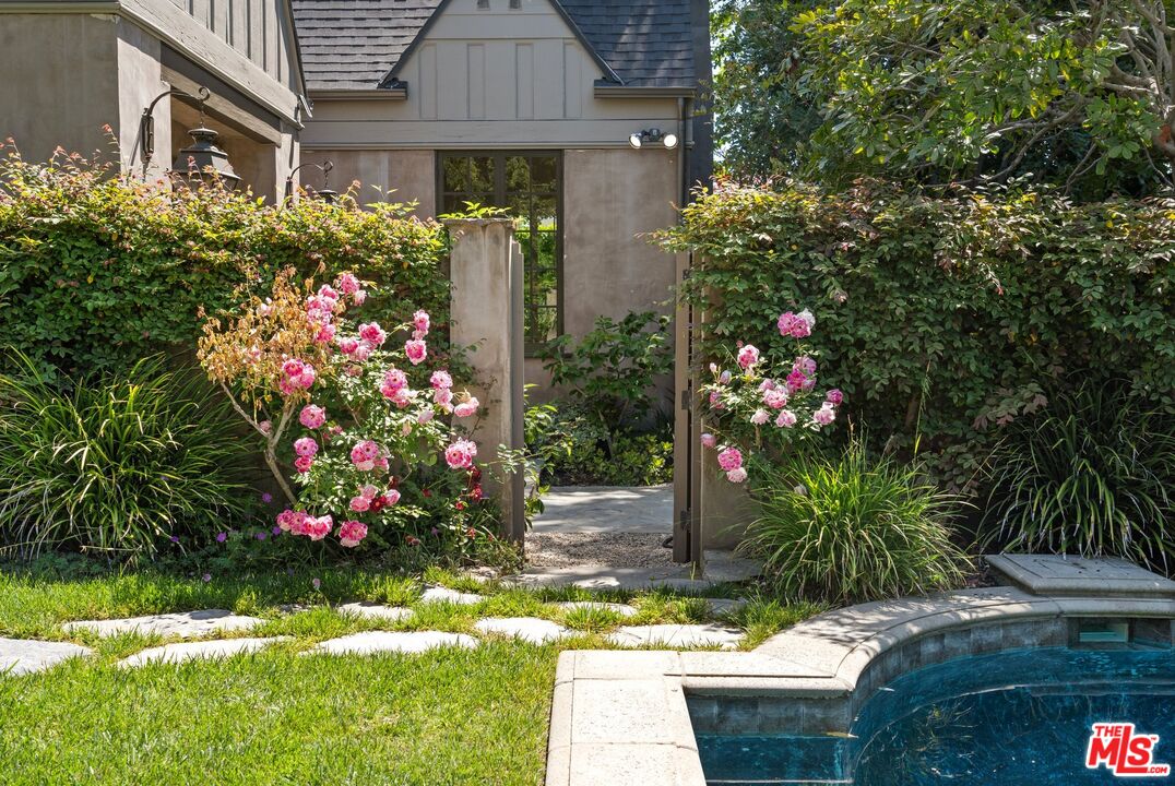 MLS #25602377 image #1