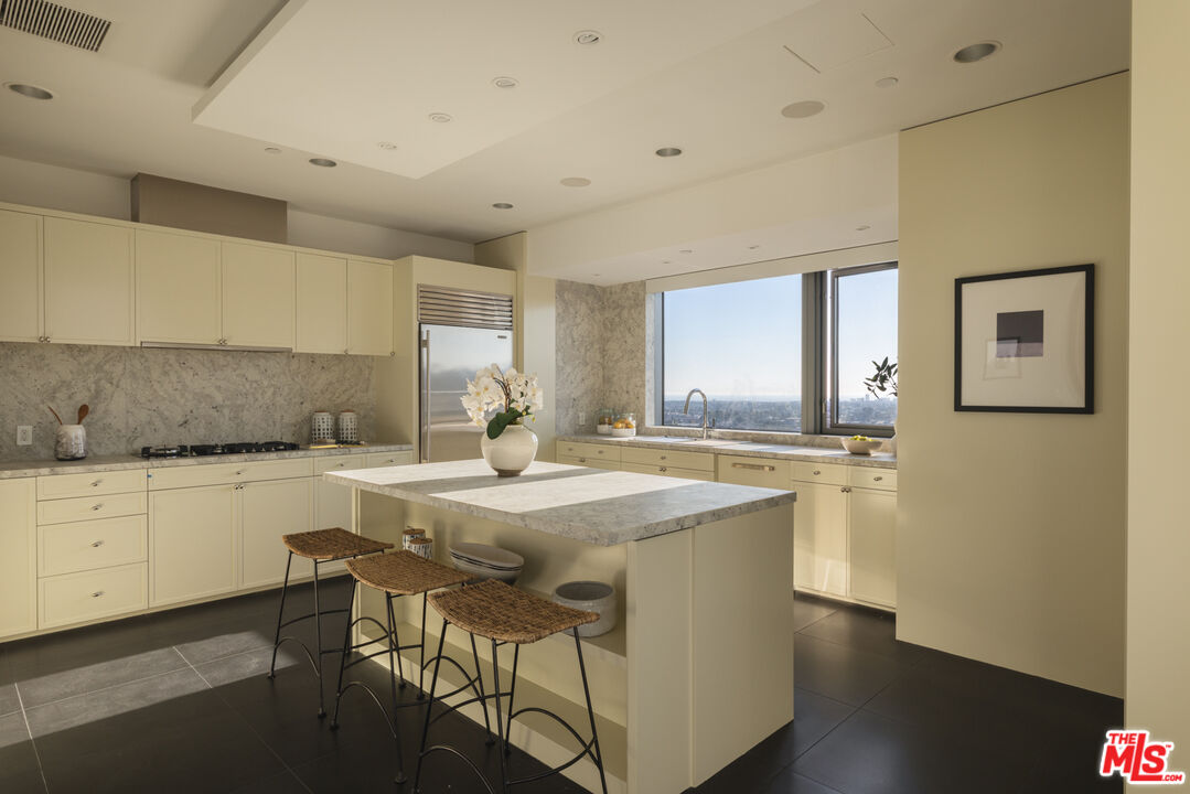 MLS #25602381 image #3