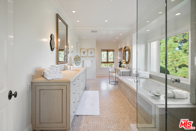 MLS #25602667 image #11