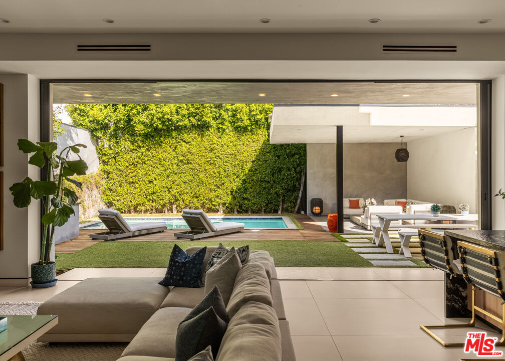 MLS #25602687 image #2