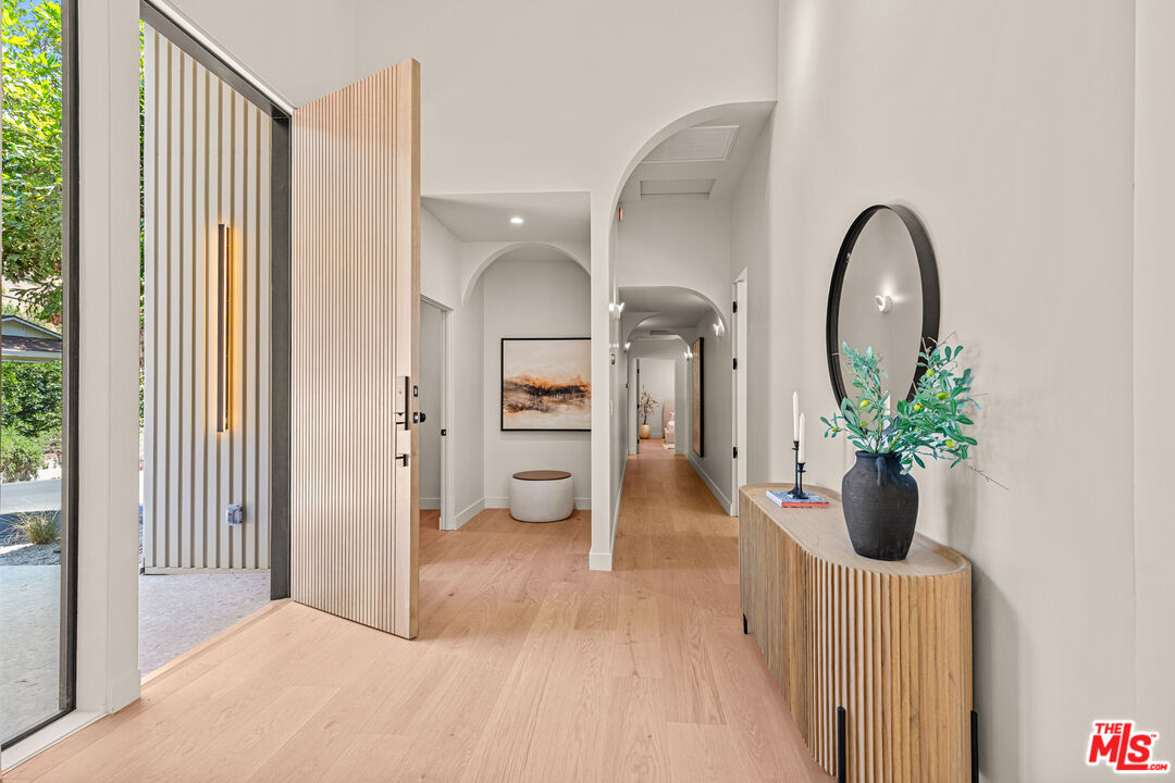 MLS #25602779 image #2