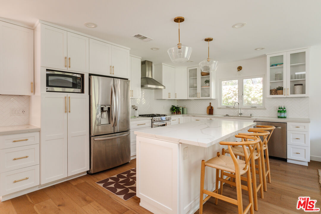 MLS #25602979 image #0