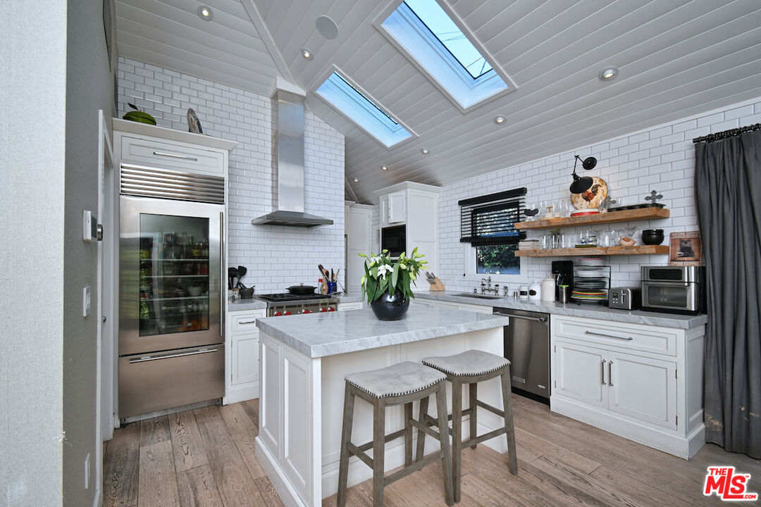 MLS #25603077 image #3