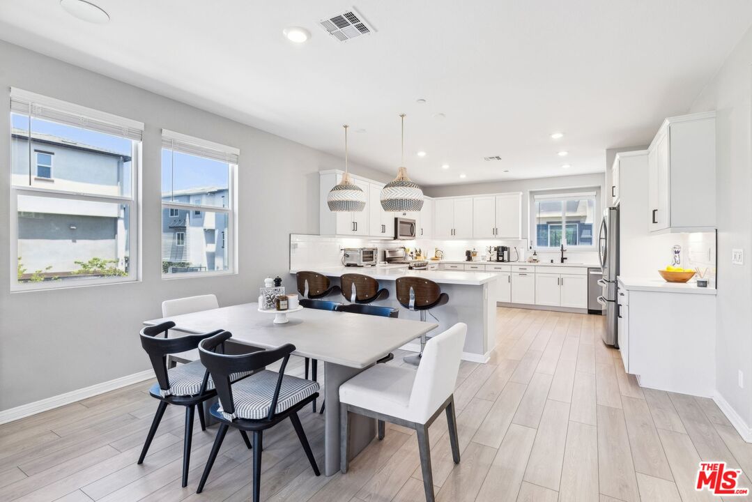 MLS #25603363 image #0