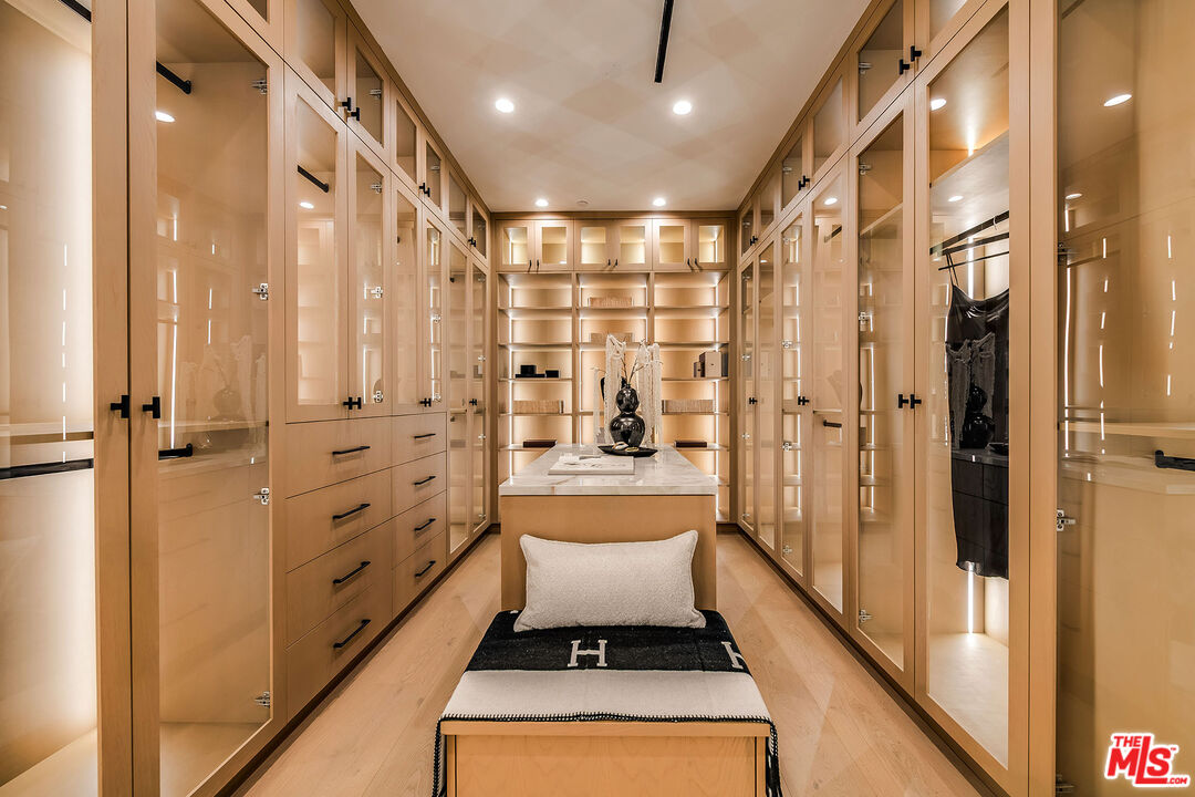 MLS #25603495 image #32