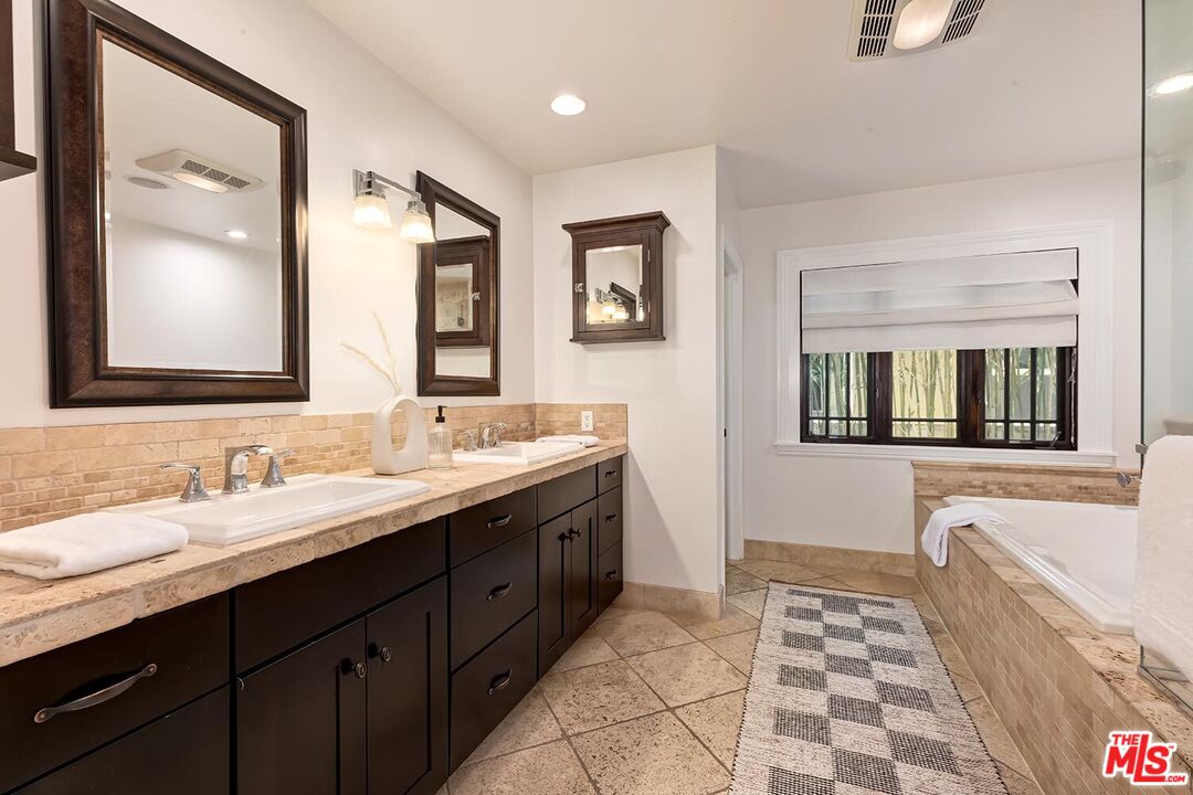 MLS #25603779 image #12