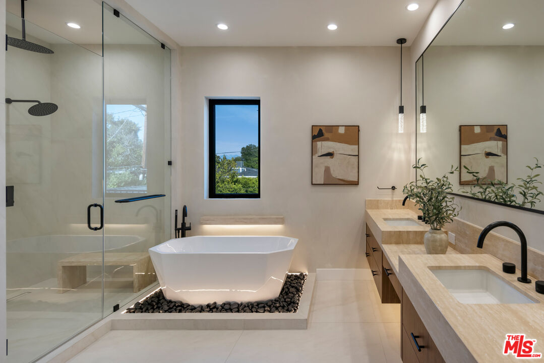 MLS #25603853 image #15