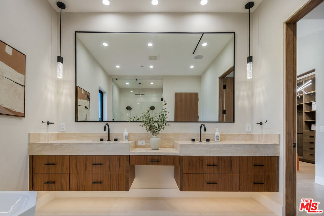 MLS #25603853 image #17