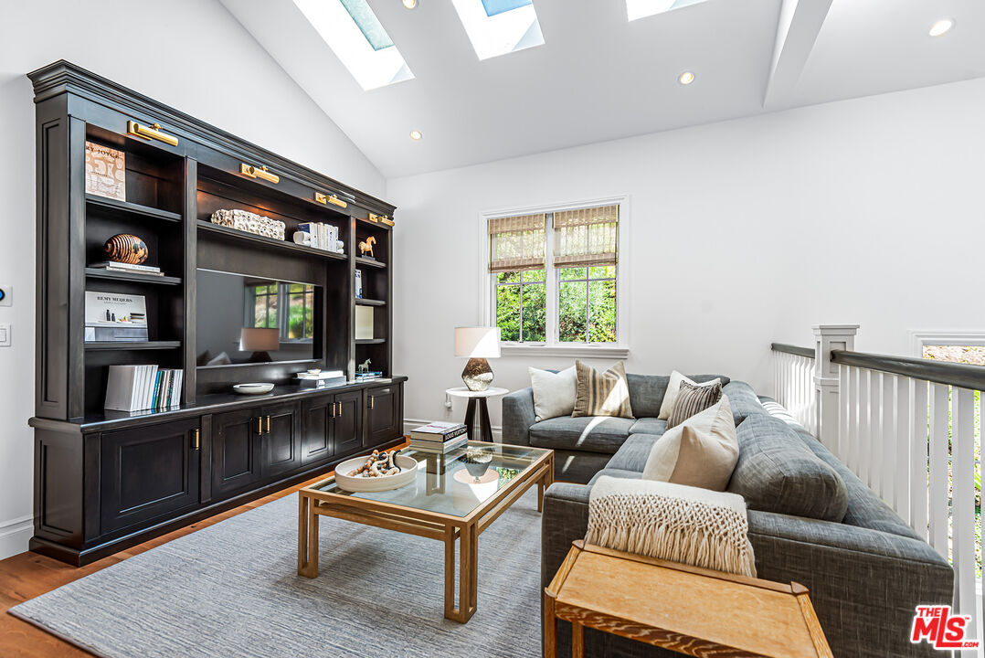 MLS #25603875 image #17