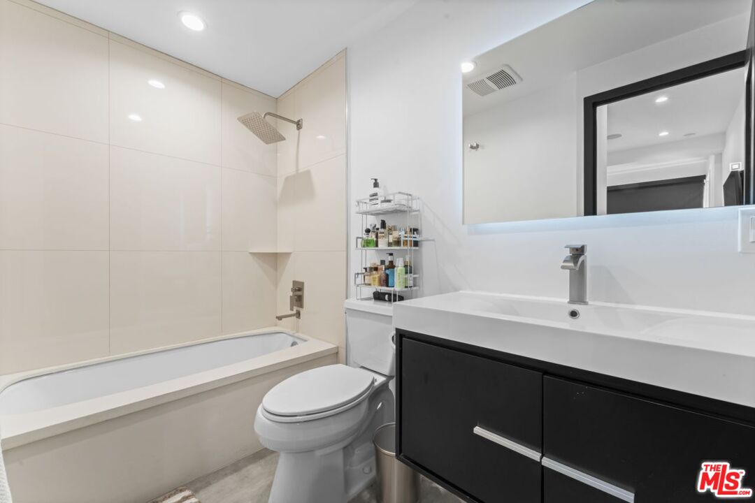 MLS #25603891 image #15