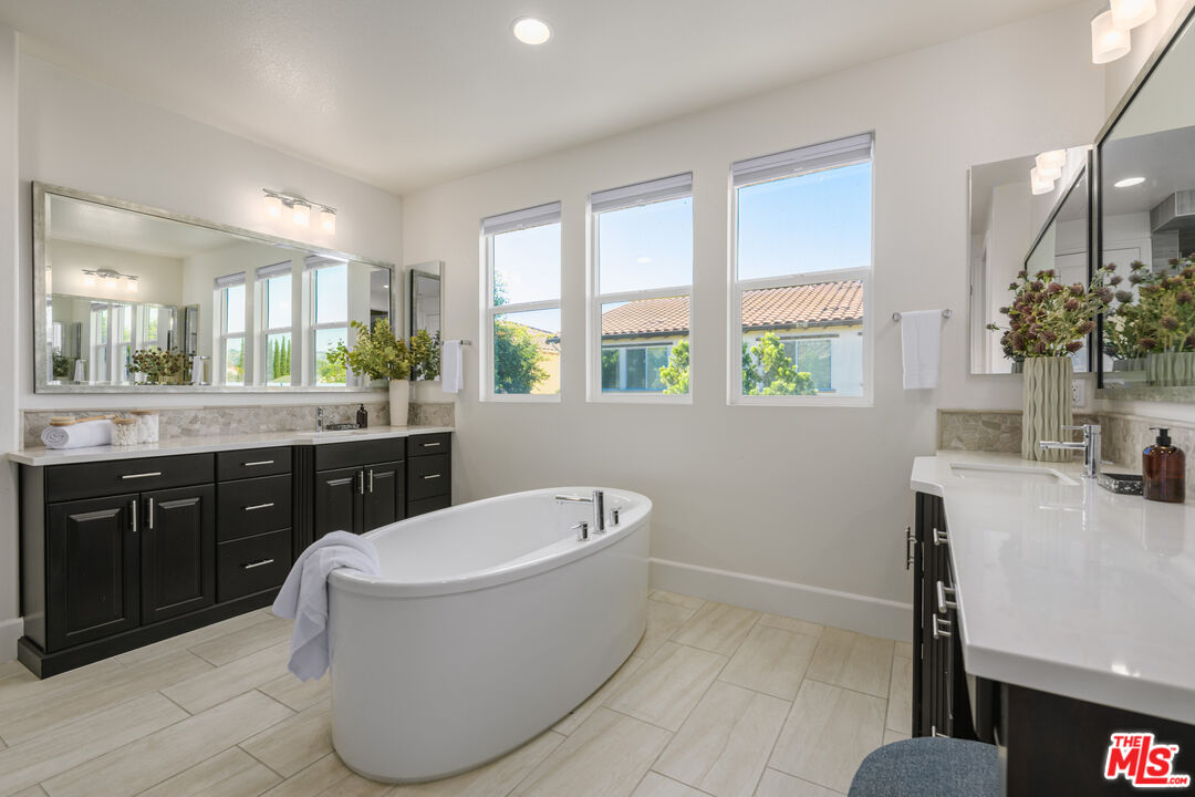 MLS #25603953 image #17