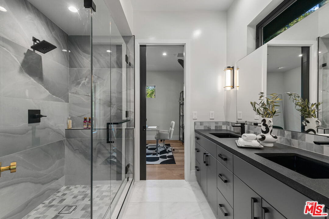 MLS #25604153 image #24