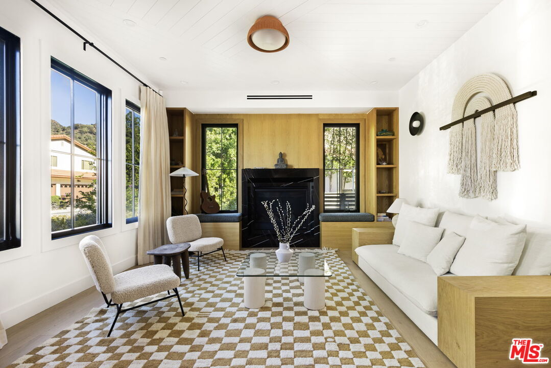 MLS #25604183 image #1