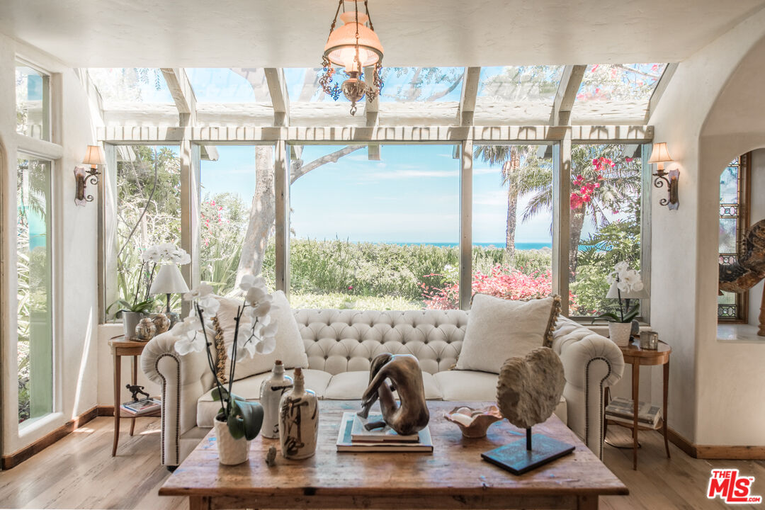 MLS #25604233 image #14