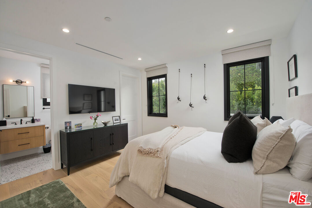 MLS #25604345 image #13