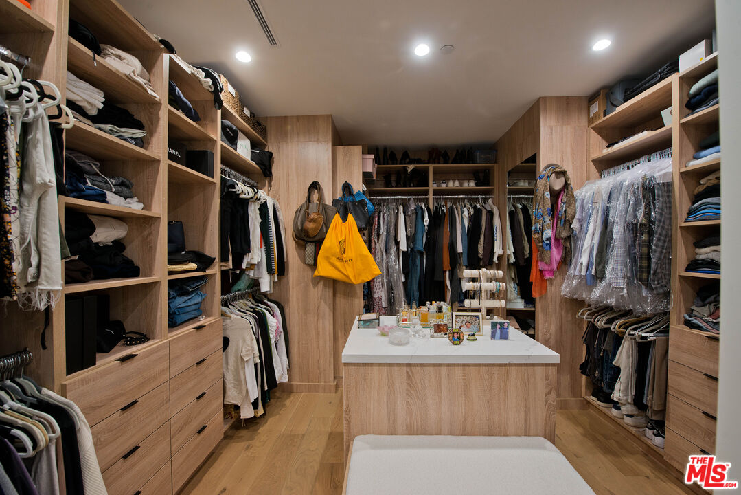 MLS #25604345 image #16